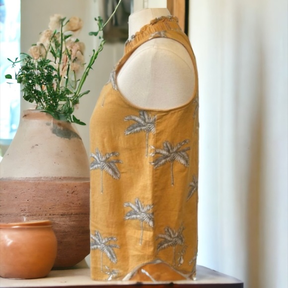 Ann Taylor Palm Tree Ruffle Collar Shell Size Large Petite - Picture 5 of 10